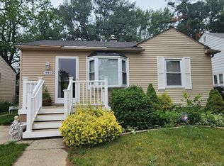 19411 Poinciana St, Redford, MI 48240