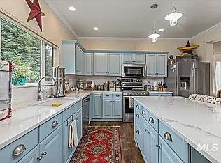 103 N Hillcrest Rd, Cascade, ID 83611