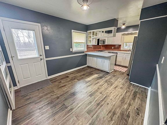 4th image of 2609 Ashwood Ave