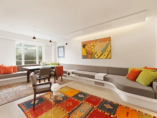 880 5th Avenue image 5 of 12