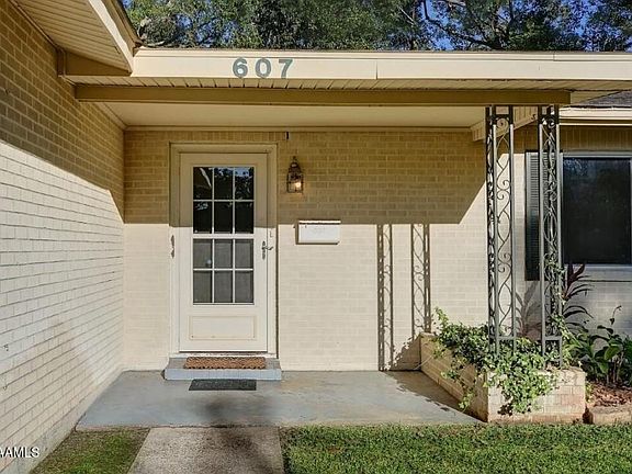3rd image of 607 Magnolia Ave