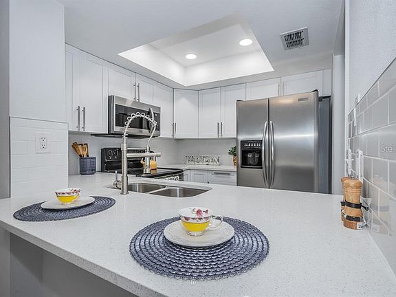 4th image of 4405 W Fair Oaks Ave APT 19