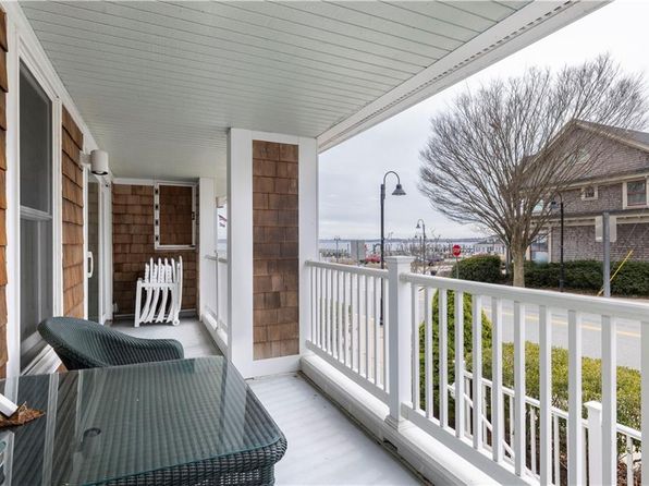 53 Conanicus Ave APT 1F, Jamestown, RI 02835