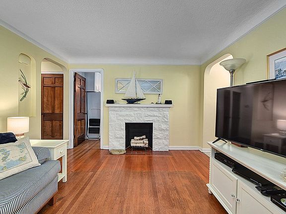 4th image of 4399 S Hills Dr