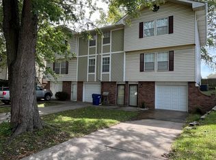 317 NW 3rd St, Blue Springs, MO 64014