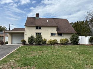 55 Acre Ln, Hicksville, NY 11801