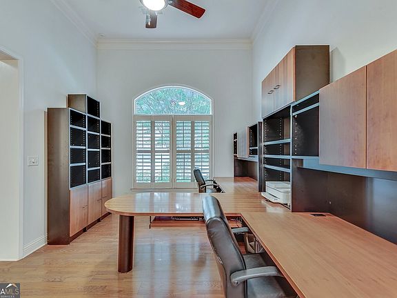 4th image of 1558 Reserve Cir