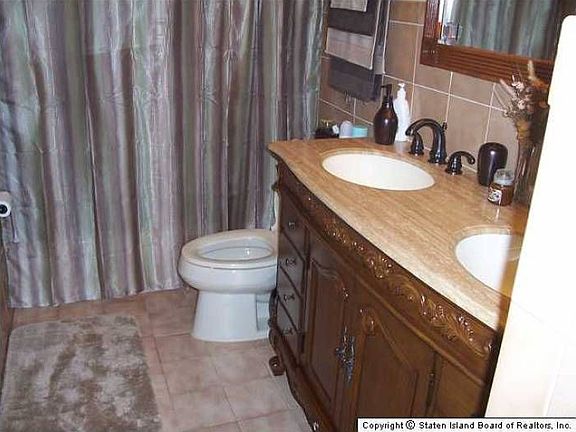 5th image of 649 Ionia Ave