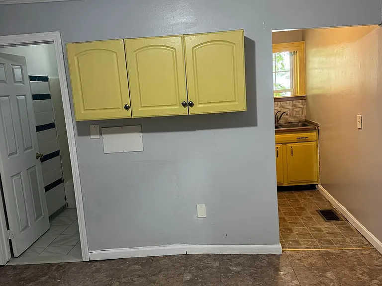 443 E Main St #1 — Photo 9