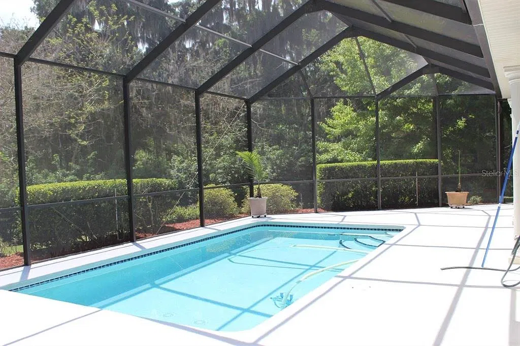 3 bed, 2.0 bath, 2285 sqft, $2,950 — Photo 4