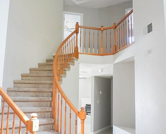 2nd image of 8420 Oak Flat Way
