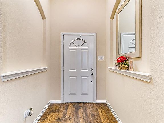 4th image of 5016 Cottey St