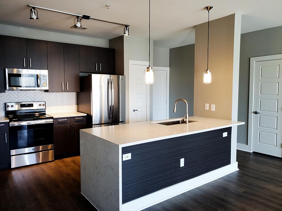 1st image of 1710 S Lakeshore Blvd #505