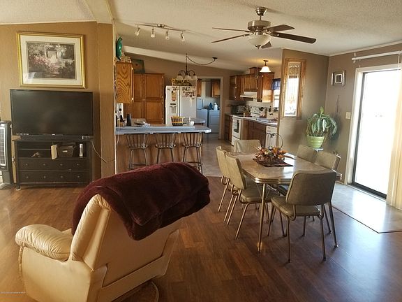 3rd image of 2700 Potomac Dr