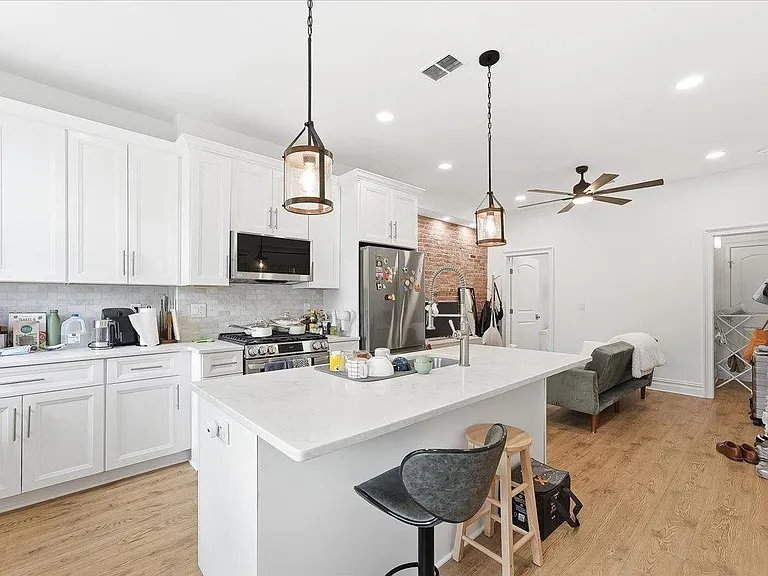 155 Grand St #2 — Photo 8