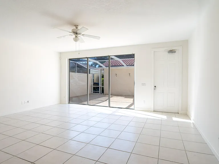186 Soriano Dr — Photo 14