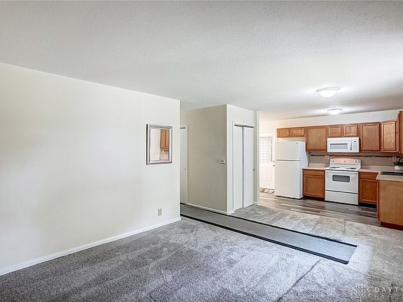 5th image of 2112 Gay Dr