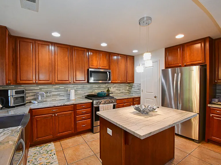 1616 Spicewood Cir — Photo 7
