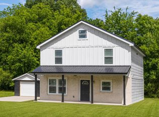 828 Henderson Ave, Rossville, GA 30741