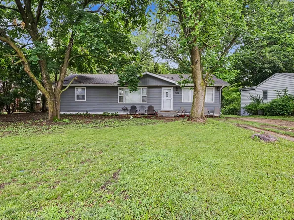 7906 SW 11th St, Des Moines, IA 50315