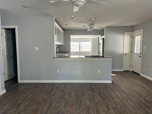 4th image of 67 Summer Brooke Ln