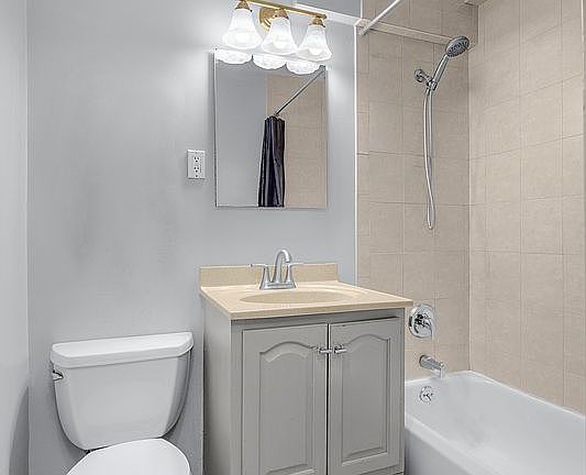 5th image of 225 E 57th St APT 6S