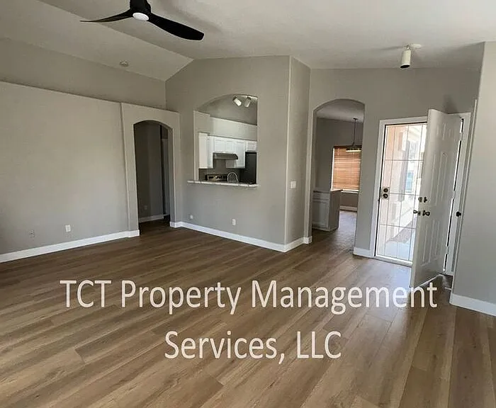 1855 E Palomino Dr — Photo 2