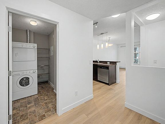 4th image of 2584 Anderson Way SW #123