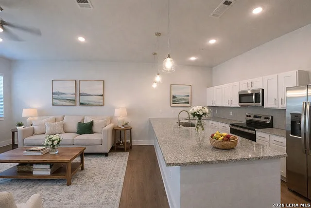 330 E Carson St #3103 — Photo 35