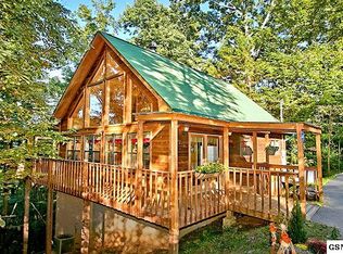 1724 N Dogwood Ln, Sevierville, TN 37876