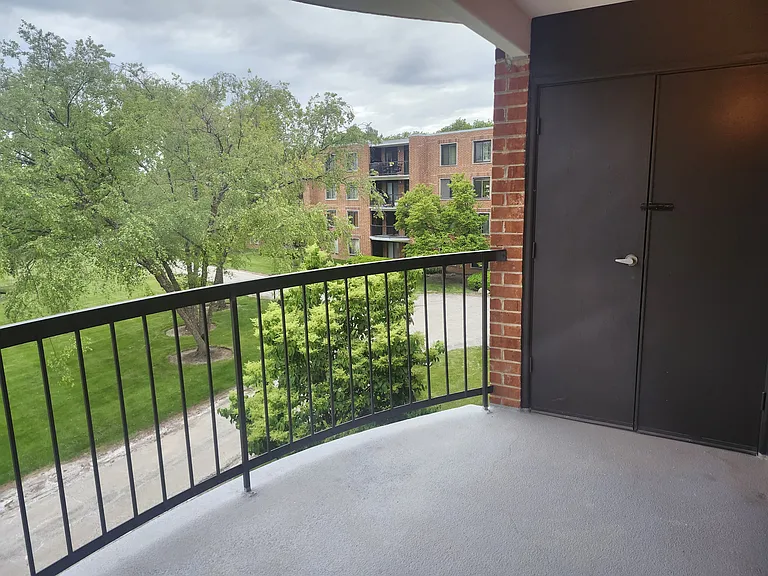 1415 E Central Rd — Photo 10