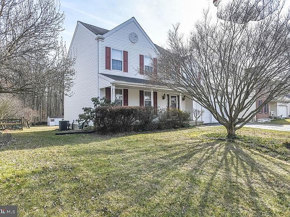 3rd image of 3 Clover Mill Dr