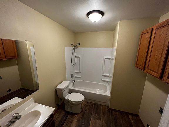 5th image of 2555 W Versailles Dr