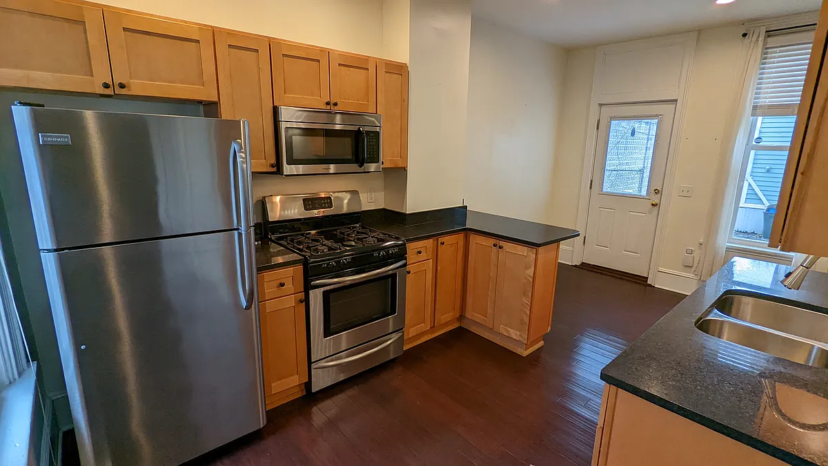 Building Photo - 135 Hodge Ave #2