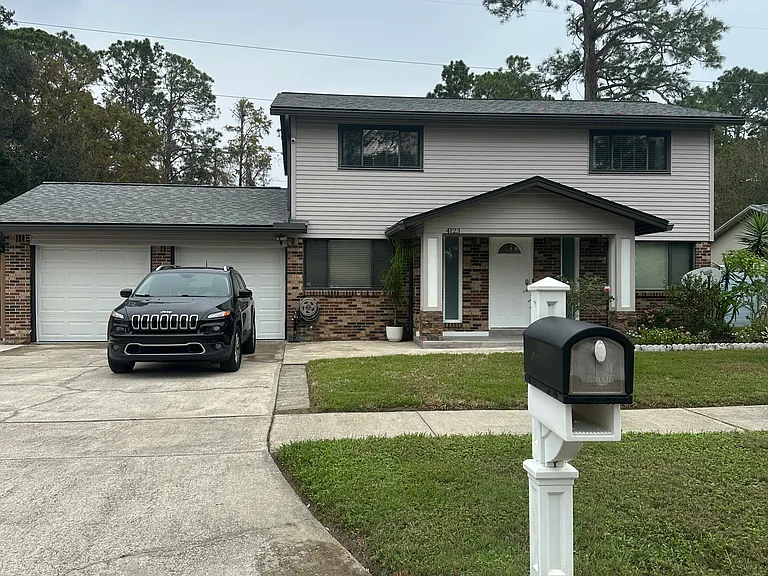 4123 Lazy Hollow Ln N — Photo 1