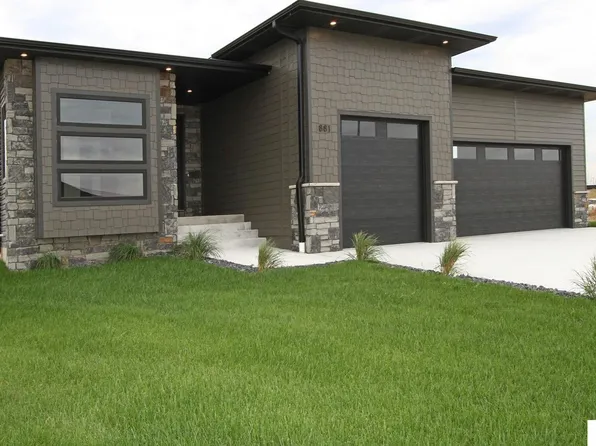 881 Cottonwood Ln, Ashland, NE 68003