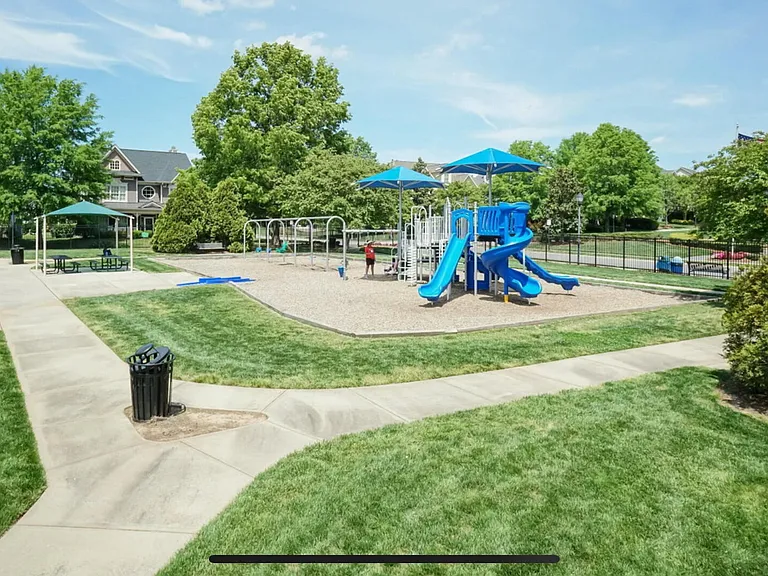 1073 Gold Rock Ln — Photo 38