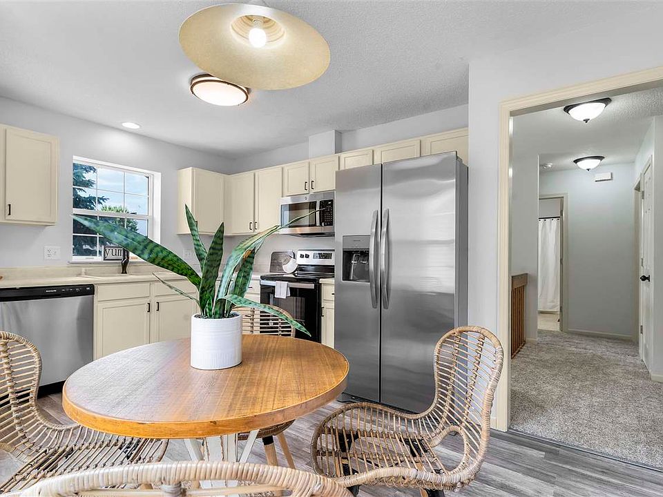 2352 Catskill Ct, Iowa City, IA 52245 Zillow