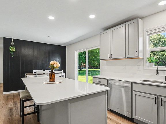 3rd image of 15219 Kerlin Dr