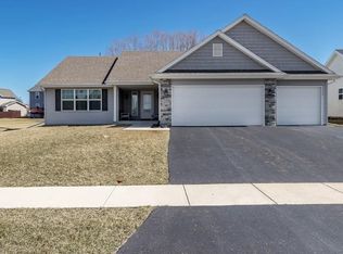 4927 Vail Dr, Caledonia, IL 61011
