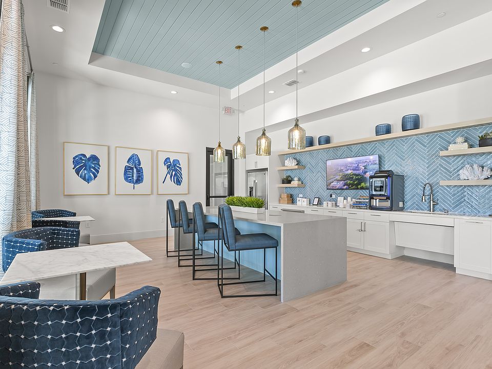 Resident entertainment kitchen to host friends and family