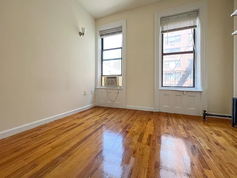 246 E 51st St #16 — Photo 6