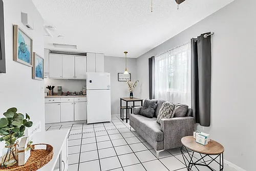 600 Douglas Ave Photo 1