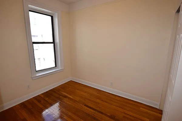 Rented by Your Vanity Realty | media 10