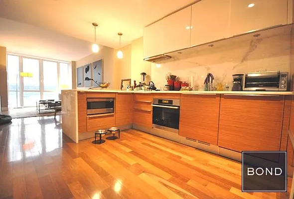 Rented by Bond New York | media 29