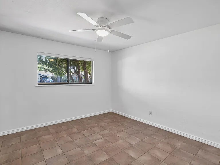 8308 E Turney Ave — Photo 8