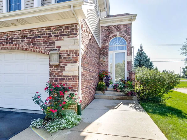 1041 W Bogey Ln, Palatine, IL 60067