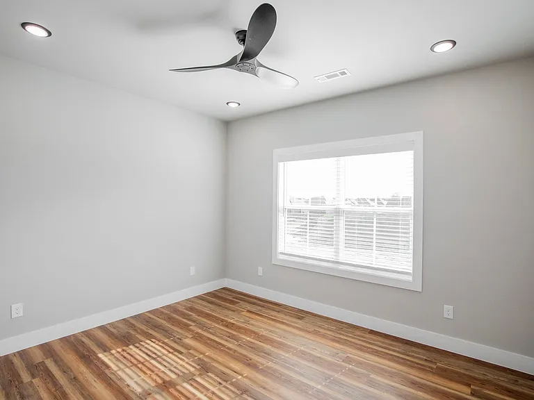 1002 Seaborn Way — Photo 10