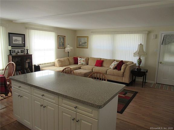 4th image of 18 Harvey Dr