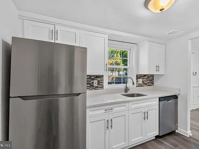 8995 Bonham Cir — Photo 11